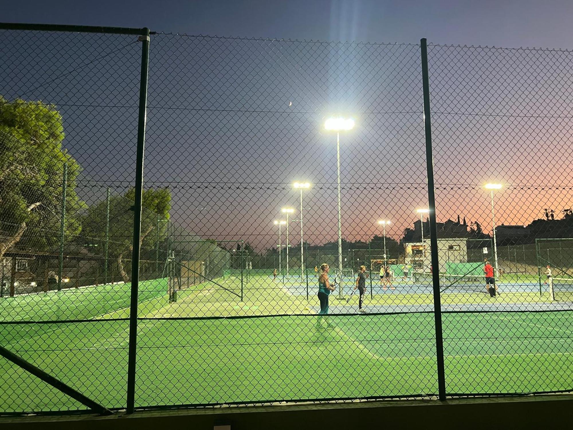 Piso Con Ac, Piscina Y Pista De Padel Y Tenis En أغيلاس المظهر الخارجي الصورة
